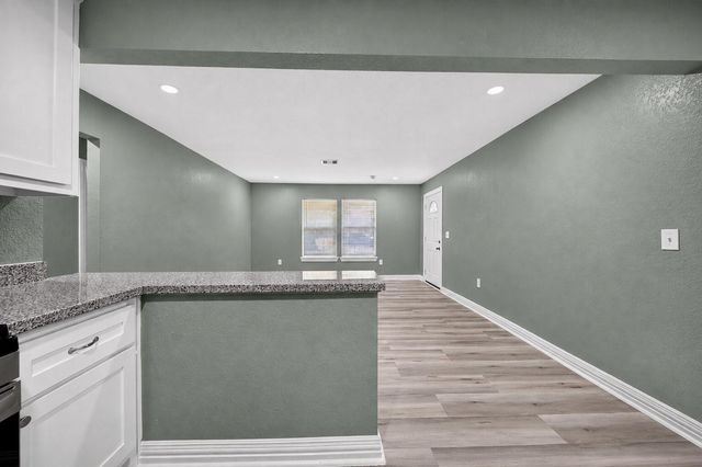 5955 Bellfort Street, Houston, TX 77033