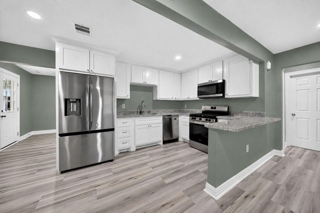 5955 Bellfort Street, Houston, TX 77033
