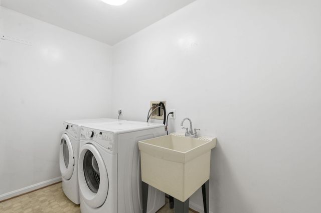 10414 SKYLINE AVE, Midland, VA 22728