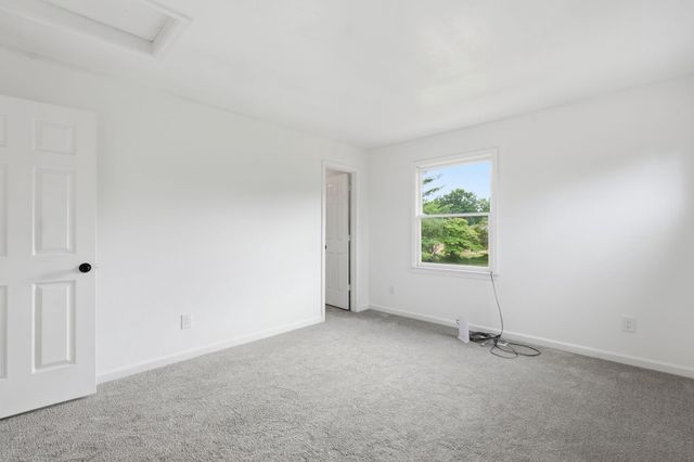 10414 SKYLINE AVE, Midland, VA 22728