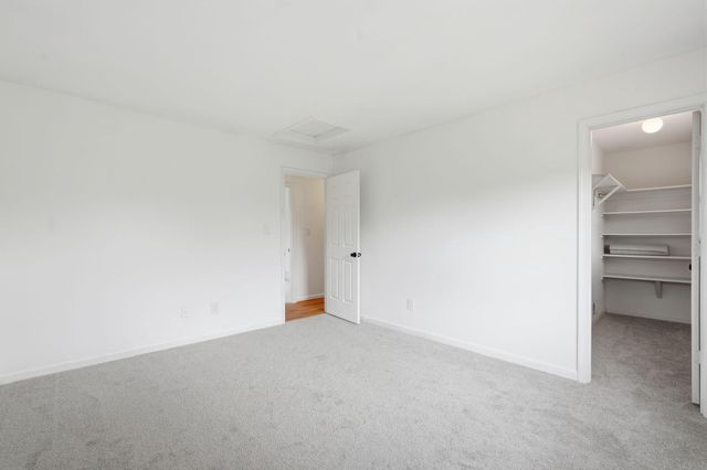 10414 SKYLINE AVE, Midland, VA 22728