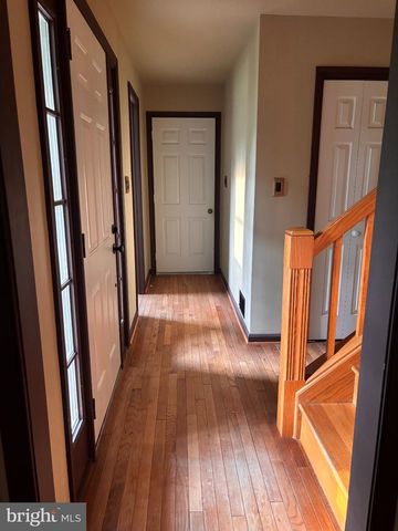 10414 SKYLINE AVE, Midland, VA 22728