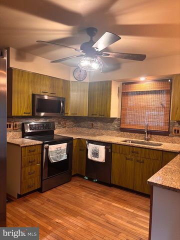 10414 SKYLINE AVE, Midland, VA 22728
