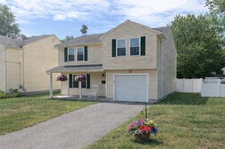 93 Hobson Ave, East Providence, RI 02914