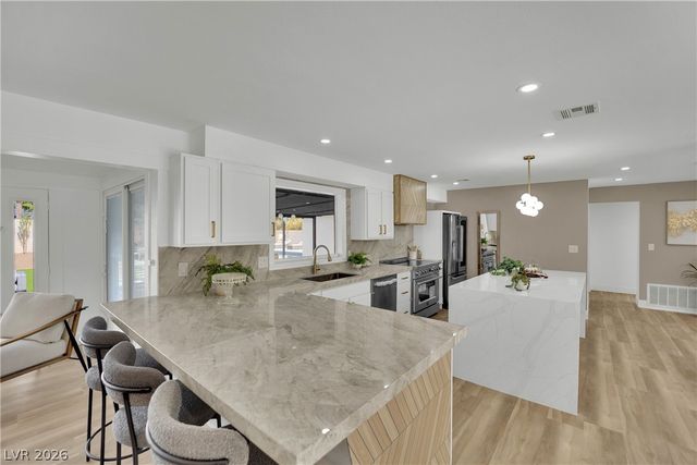 502 Park Way, Las Vegas, NV 89106