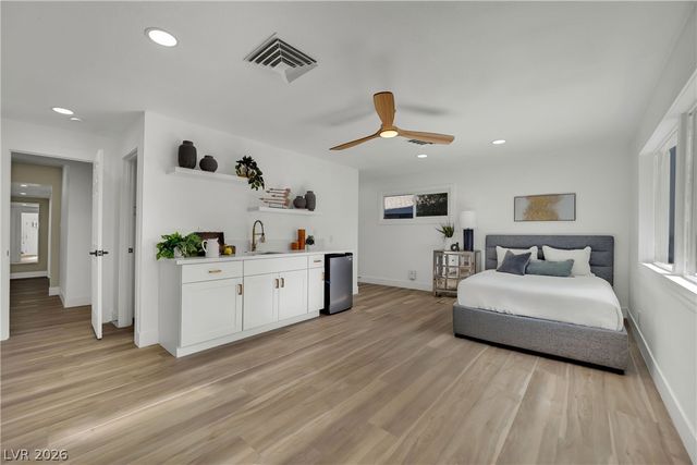 502 Park Way, Las Vegas, NV 89106