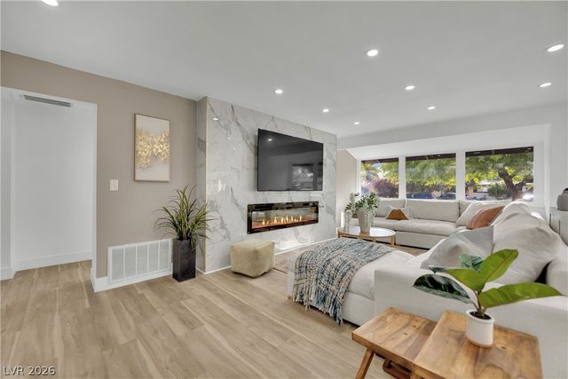 502 Park Way, Las Vegas, NV 89106