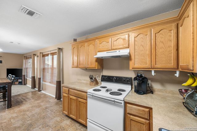 60 3rd, Converse, TX 78109