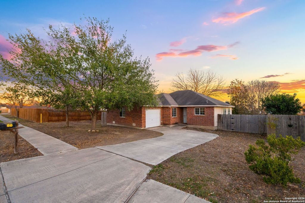 60 3rd, Converse, TX 78109