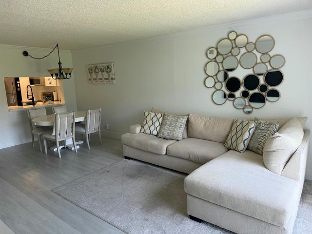 10001 WINDING LAKE Road 106, Sunrise, FL 33351