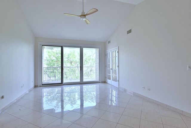 1745 Pavilion Way 502, Park Ridge, IL 60068