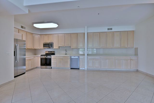 1745 Pavilion Way 502, Park Ridge, IL 60068