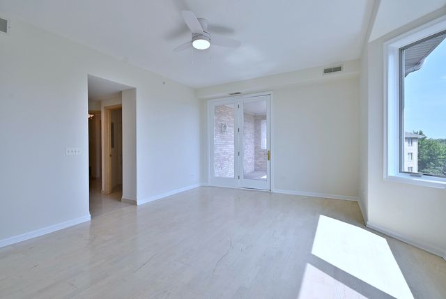 1745 Pavilion Way 502, Park Ridge, IL 60068