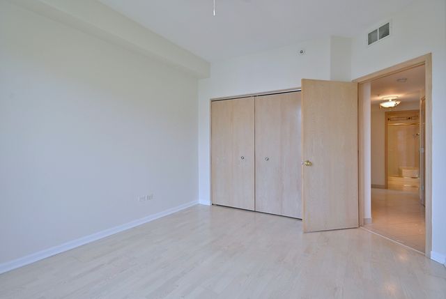 1745 Pavilion Way 502, Park Ridge, IL 60068