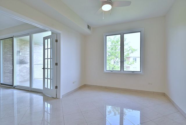 1745 Pavilion Way 502, Park Ridge, IL 60068