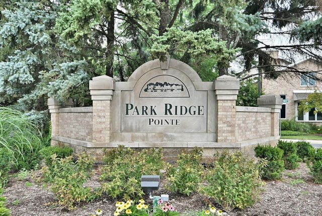1745 Pavilion Way 502, Park Ridge, IL 60068