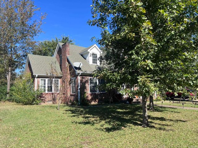 1405 Hickory Ave, Mena, AR 71953