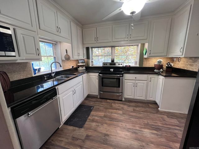 1405 Hickory Ave, Mena, AR 71953