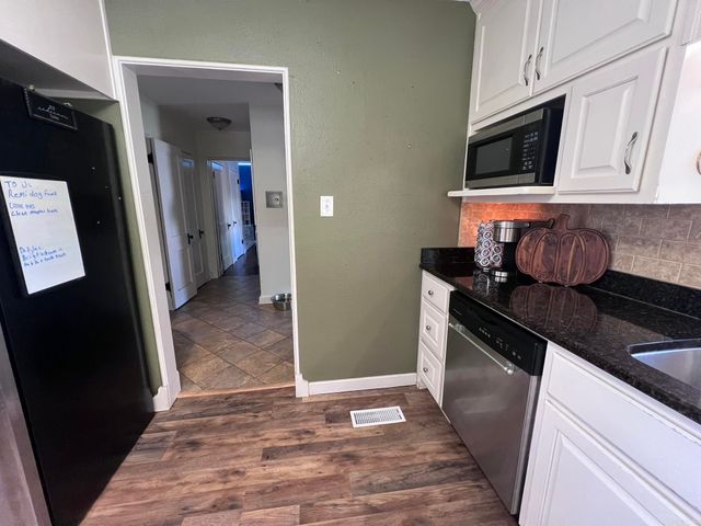 1405 Hickory Ave, Mena, AR 71953