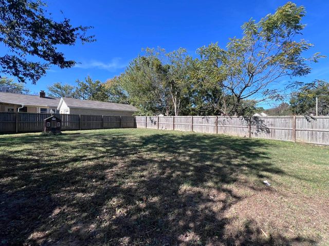 1405 Hickory Ave, Mena, AR 71953