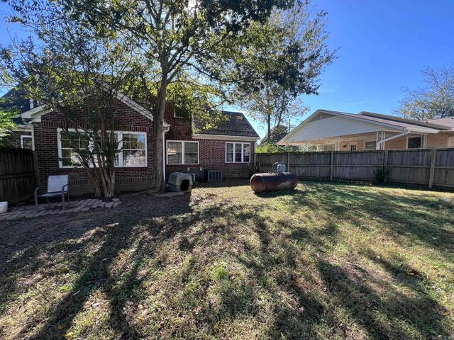 1405 Hickory Ave, Mena, AR 71953