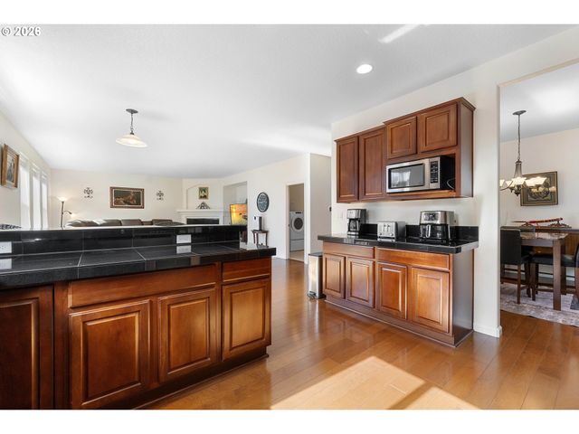 3468 Se SILVER FOX Ave, Hillsboro, OR 97123