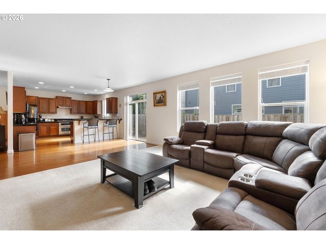 3468 Se SILVER FOX Ave, Hillsboro, OR 97123