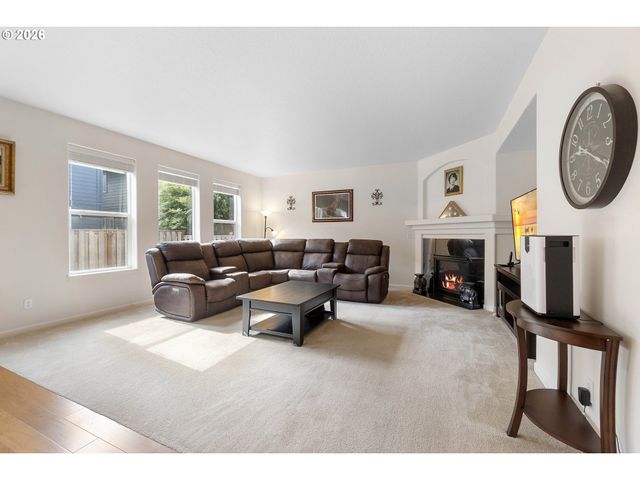 3468 Se SILVER FOX Ave, Hillsboro, OR 97123