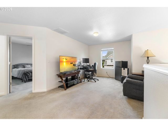 3468 Se SILVER FOX Ave, Hillsboro, OR 97123
