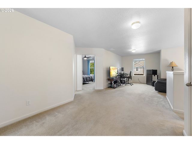 3468 Se SILVER FOX Ave, Hillsboro, OR 97123