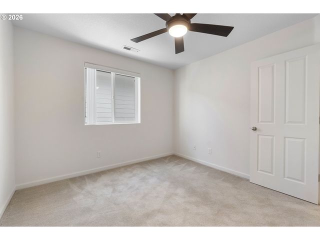 3468 Se SILVER FOX Ave, Hillsboro, OR 97123