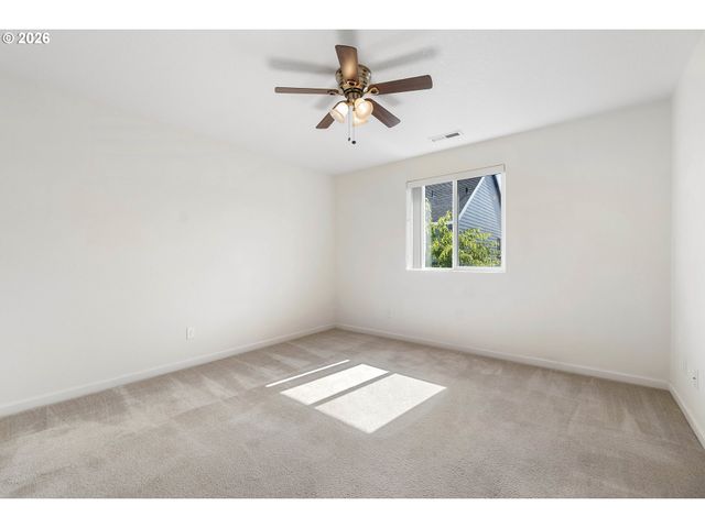 3468 Se SILVER FOX Ave, Hillsboro, OR 97123