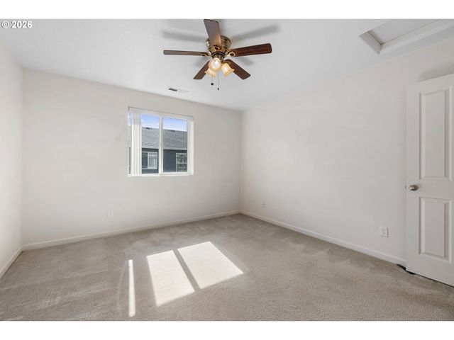 3468 Se SILVER FOX Ave, Hillsboro, OR 97123
