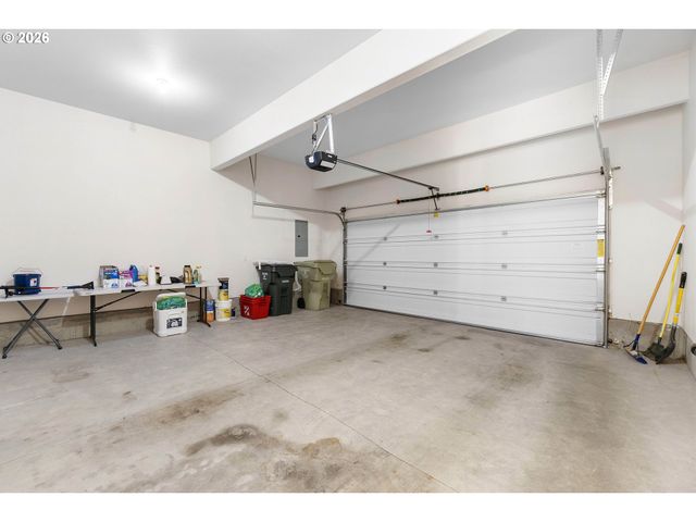 3468 Se SILVER FOX Ave, Hillsboro, OR 97123