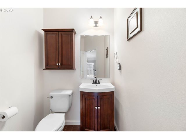 3468 Se SILVER FOX Ave, Hillsboro, OR 97123