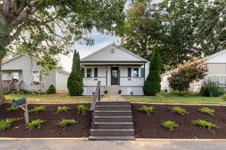 404 F ST, Staunton, VA 24401