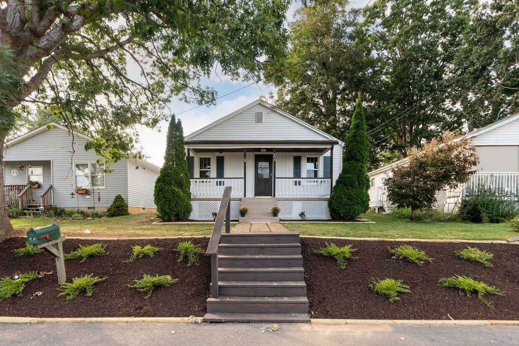404 F ST, Staunton, VA 24401