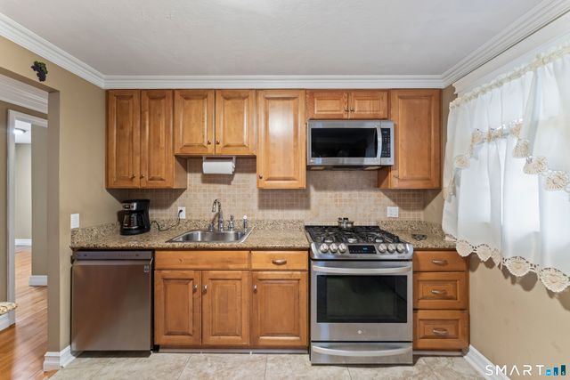 43 Collingsdale Drive, Milford, CT 06461