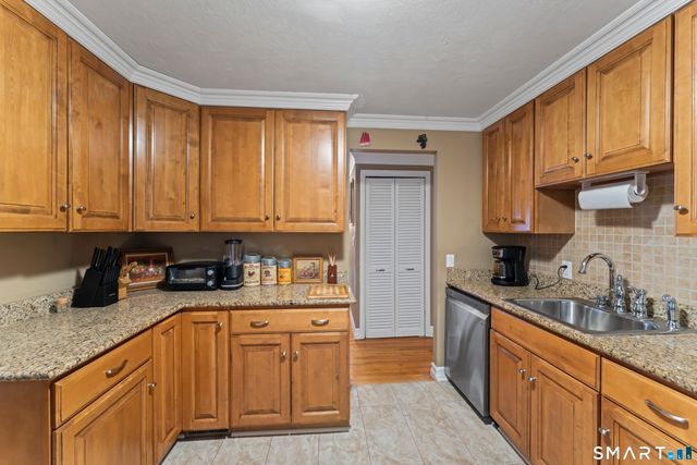 43 Collingsdale Drive, Milford, CT 06461