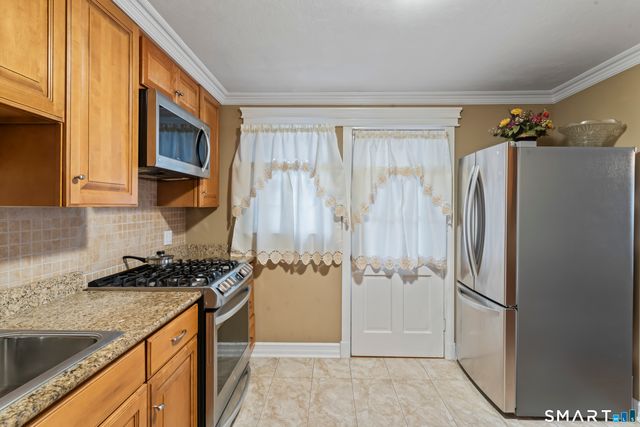 43 Collingsdale Drive, Milford, CT 06461