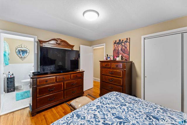 43 Collingsdale Drive, Milford, CT 06461