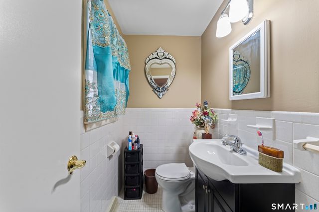 43 Collingsdale Drive, Milford, CT 06461