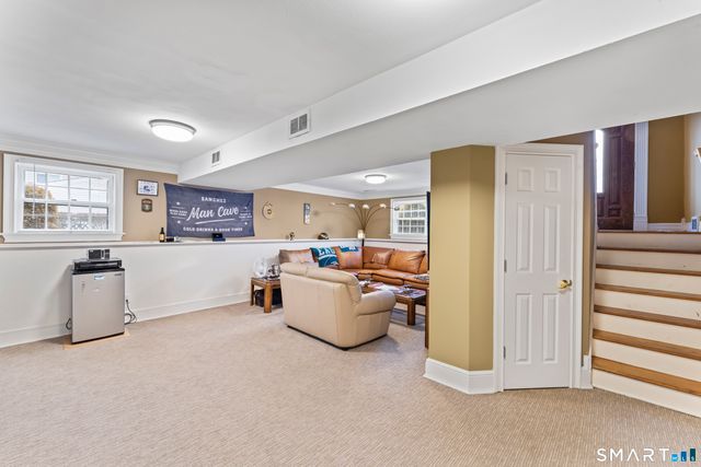 43 Collingsdale Drive, Milford, CT 06461