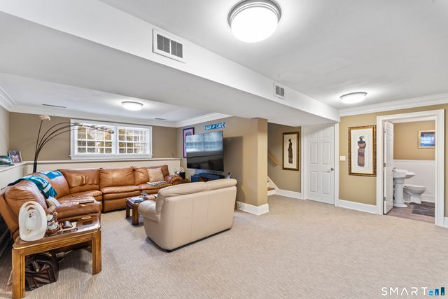 43 Collingsdale Drive, Milford, CT 06461