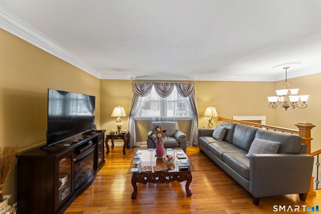 43 Collingsdale Drive, Milford, CT 06461