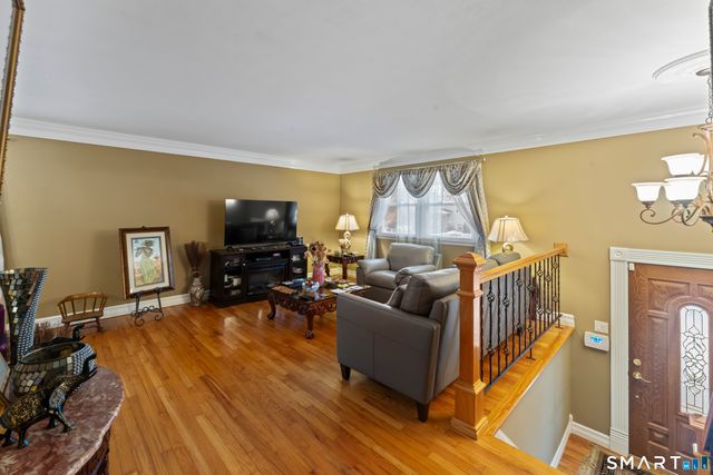 43 Collingsdale Drive, Milford, CT 06461