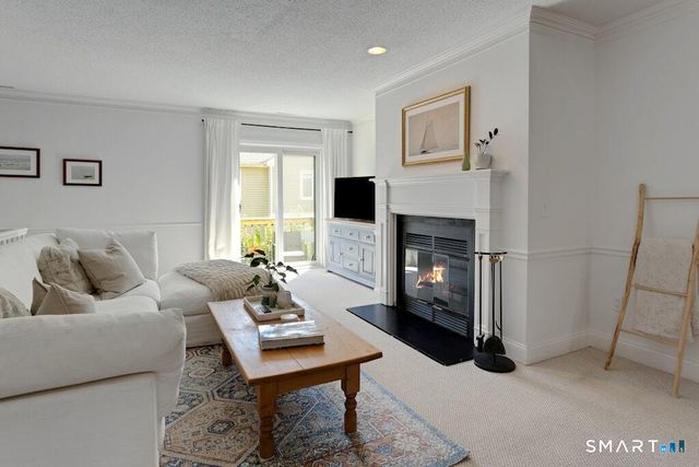 20 Glenrock 20, Norwalk, CT 06850