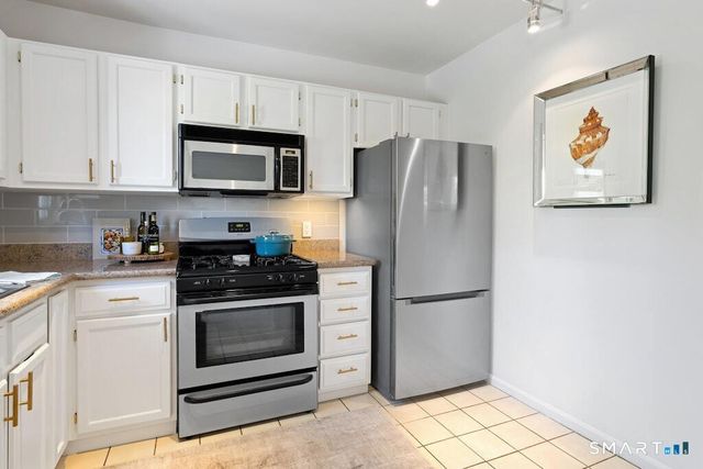 20 Glenrock 20, Norwalk, CT 06850