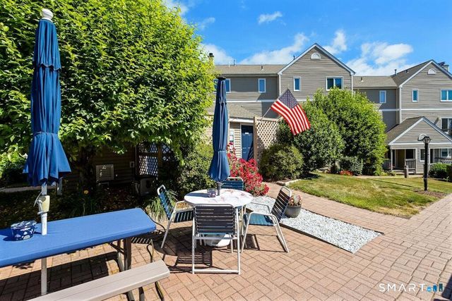 20 Glenrock 20, Norwalk, CT 06850