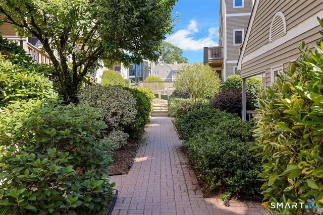20 Glenrock 20, Norwalk, CT 06850